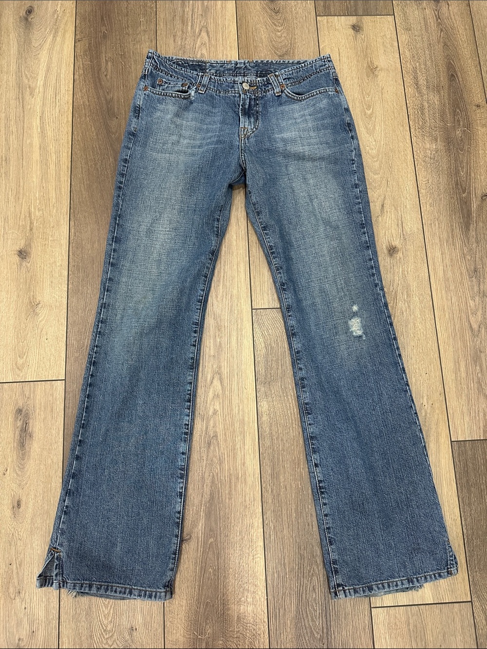 Lucky Brand Medium Wash Blue Jeans NWOT; Long Length